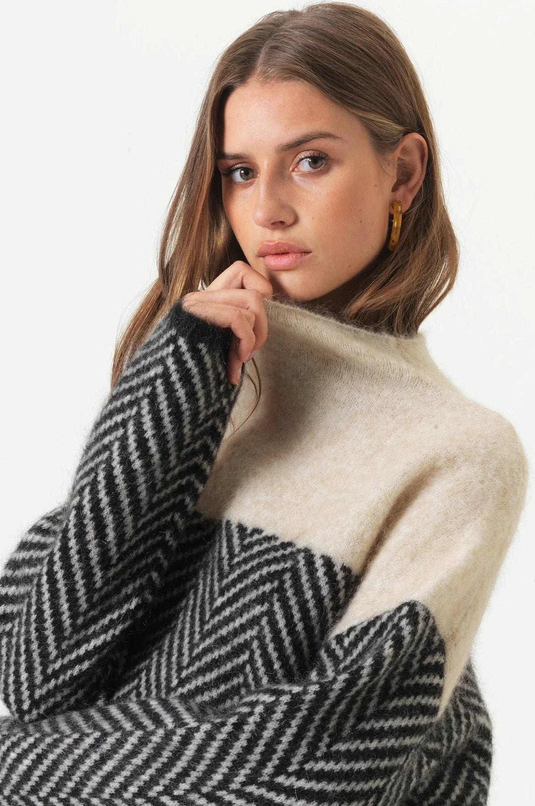 Alice | Trendy Oversized Turtleneck